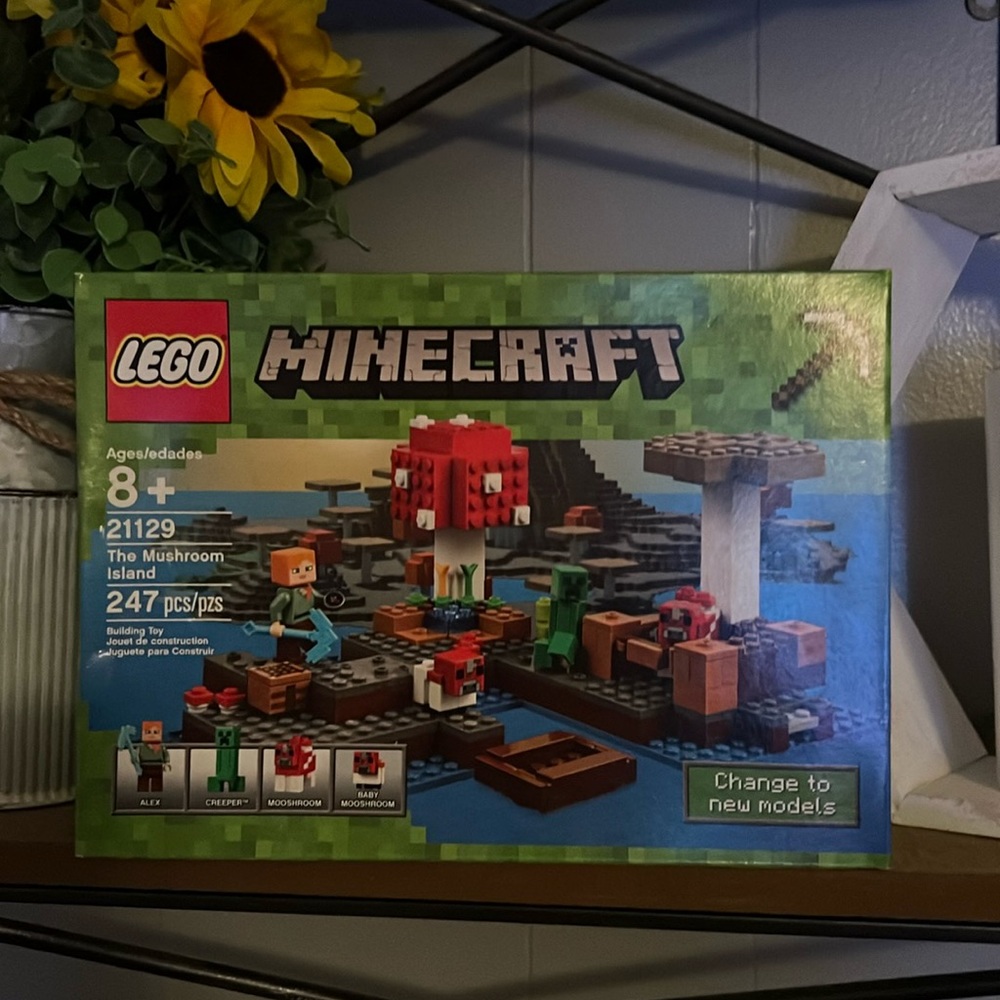 Lego Mincecraft 21129 The Mushroom Island NIB